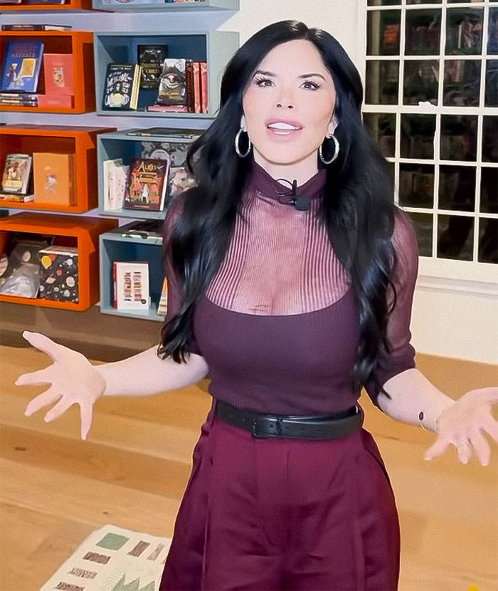 Lauren Sánchez Slammed Over "Inappropriate" See-Through Outfit To Promote Children’s Book Lauren Sánchez Slammed Over "Inappropriate" See-Through Outfit To Promote Children’s Book