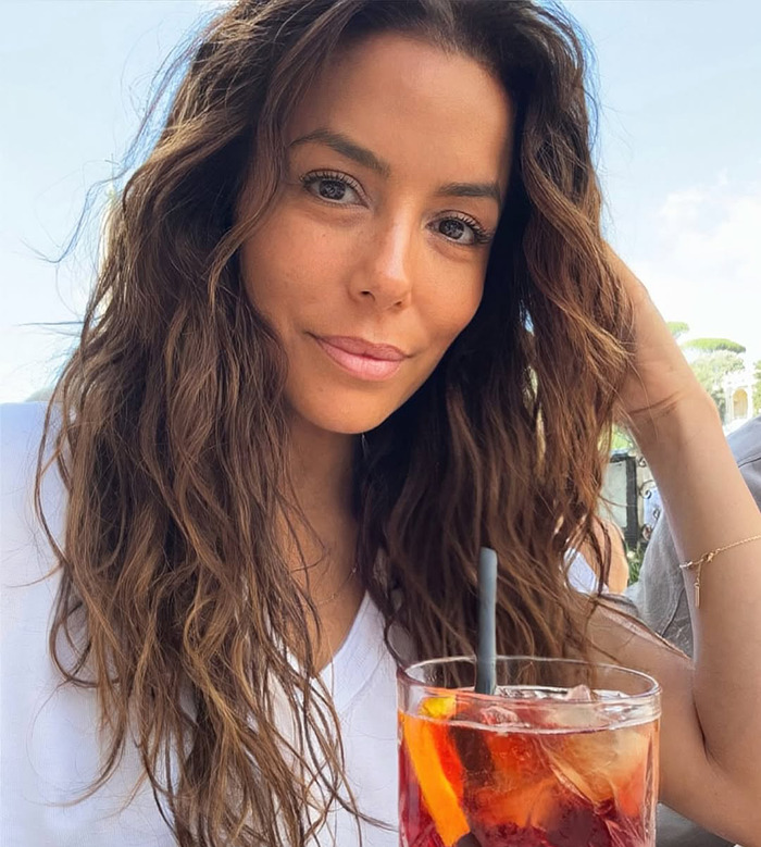 “Aging Backwards”: Eva Longoria Rings In Christmas Season With “Out Of Office” Bikini Photos “Aging Backwards”: Eva Longoria Rings In Christmas Season With “Out Of Office” Bikini Photos