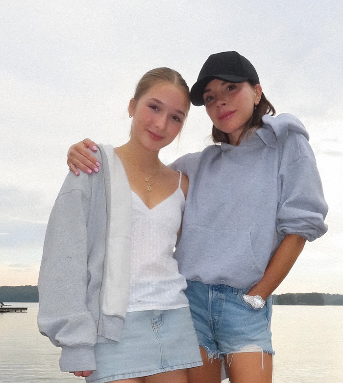 “Why Is Harper Barefoot?”: Harper Beckham Steals Spotlight In Glamorous Family Holiday Photos “Why Is Harper Barefoot?”: Harper Beckham Steals Spotlight In Glamorous Family Holiday Photos