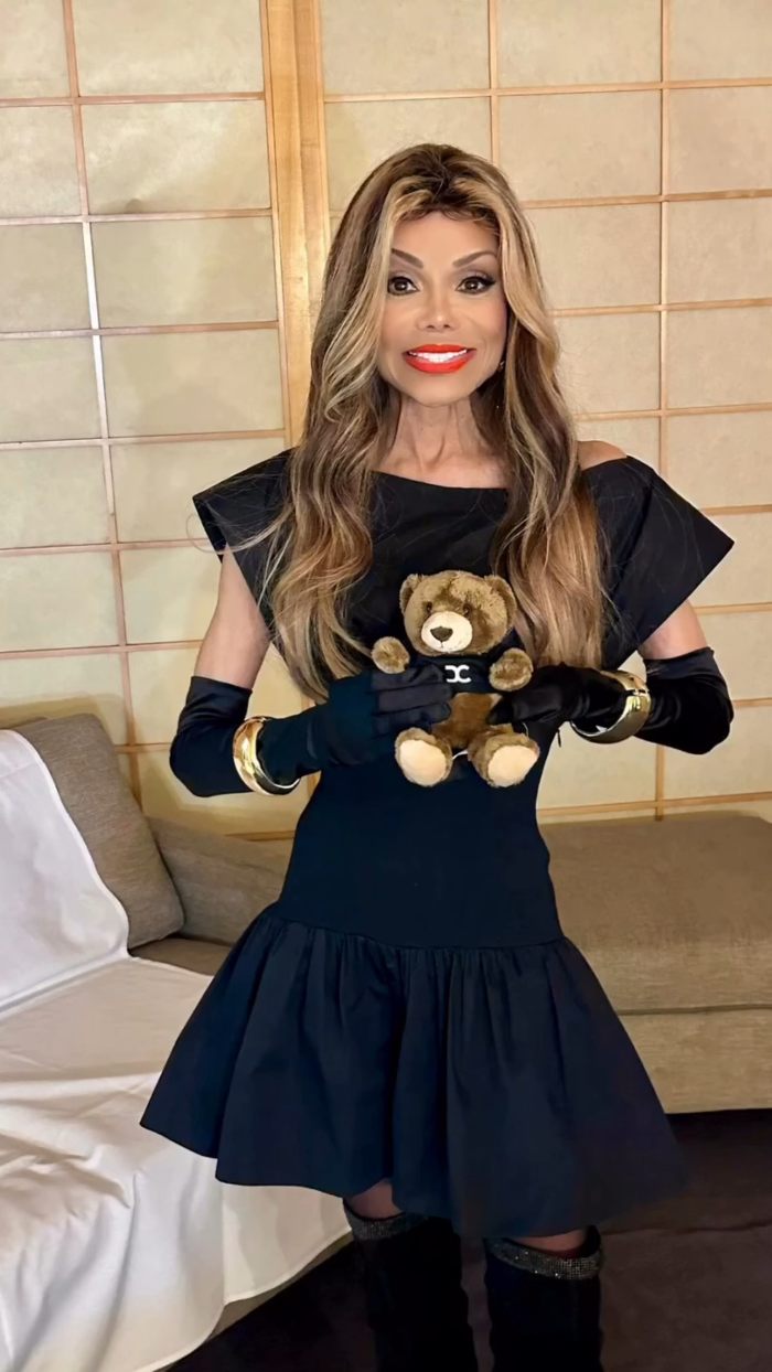 La Toya Jackson Fans Alarmed By Her "Frail" Look After Brother's Passing: “Doesn’t Look Healthy” La Toya Jackson Fans Alarmed By Her "Frail" Look After Brother's Passing: “Doesn’t Look Healthy”