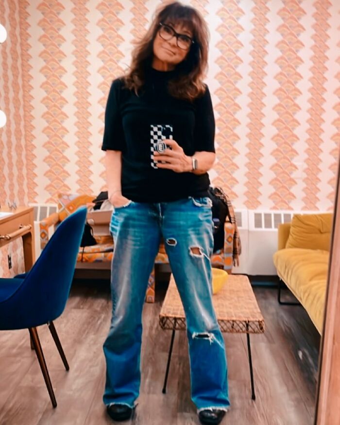 Valerie Bertinelli Claps Back At Critics Who &ldquo;Sit In Judgment&rdquo; Of Her Bikini Selfie