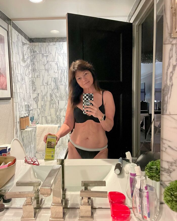 Valerie Bertinelli Claps Back At Critics Who &ldquo;Sit In Judgment&rdquo; Of Her Bikini Selfie