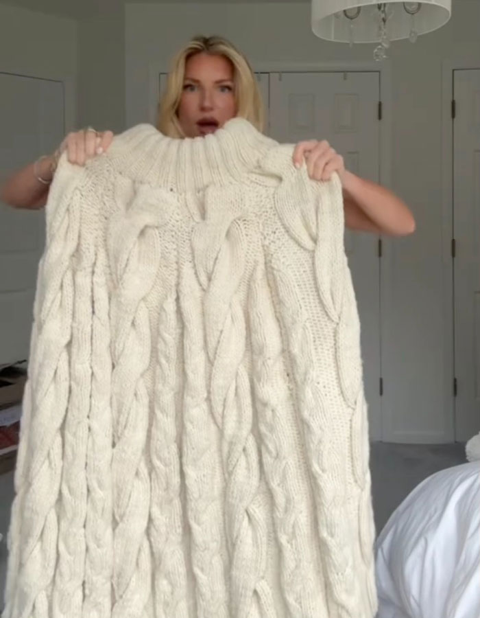 Influencer Slammed For Wearing An Extravagant $9,000 &ldquo;Blanket&rdquo; Dress To Thanksgiving Dinner