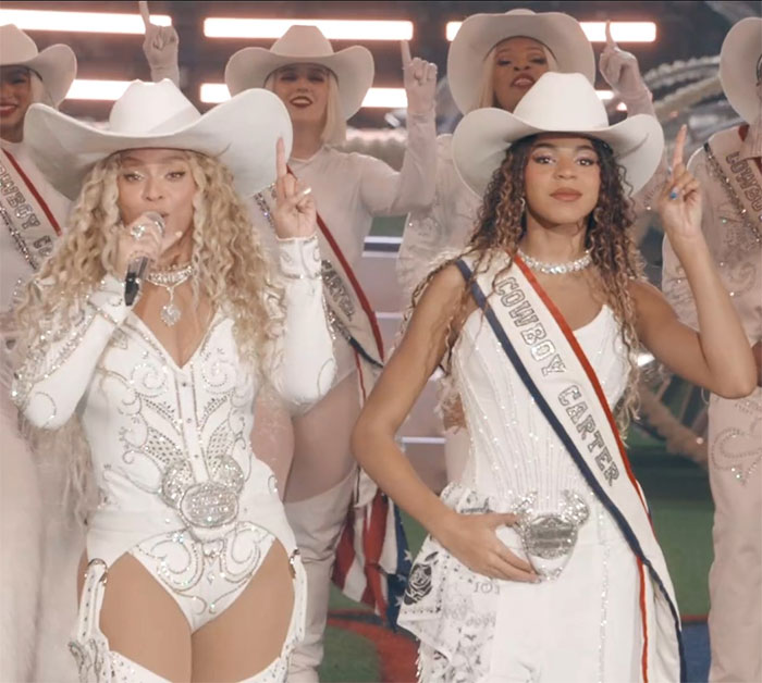 &ldquo;Can I Get A Refund?&rdquo;: Beyonc&eacute;&rsquo;s NFL Halftime Show Leaves Fans Furious