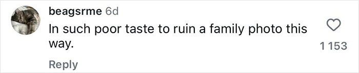 &ldquo;Poor Mamma&rdquo;: The Internet Is Divided Over Family&rsquo;s Controversial Holiday Card Photo