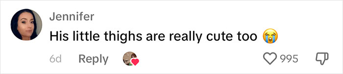 People Online Melt After Seeing This Adorable Pigeon Show Off His Christmas Sweaters