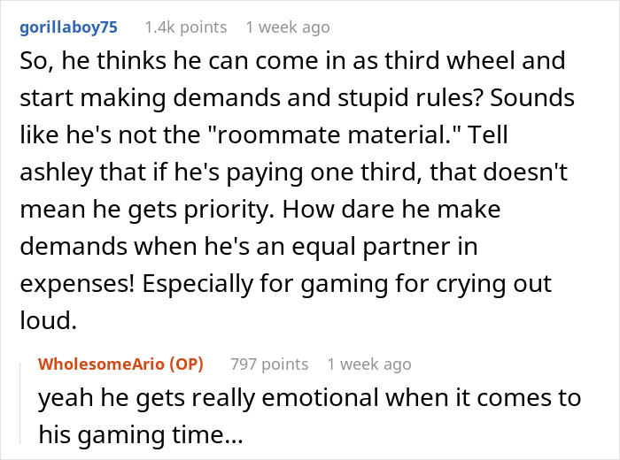 Reddit comments discussing ethical roommate behavior and challenges in shared living spaces.