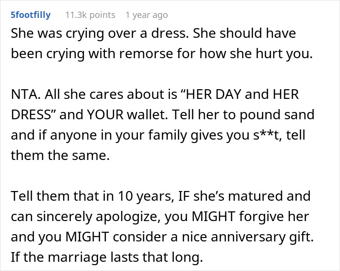 Reddit comment about missing dream dress and joke involving pregnant mistresses. Reddit comment about missing dream dress and joke involving pregnant mistresses.