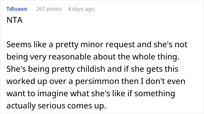 Reddit comment discussing a fruit-obsessed wife's unreasonable request over refusing to share fruit.