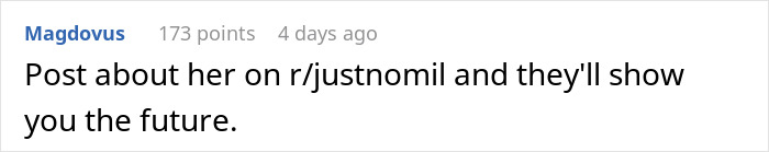 Reddit comment discussing wedding dress color choice for mother-in-law's comfort.