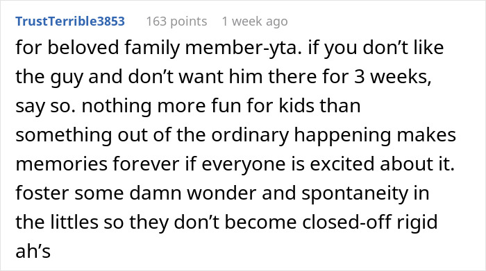 Close-up of a Reddit comment discussing a family disagreement during the holiday season over a FIL&rsquo;s arrival time.