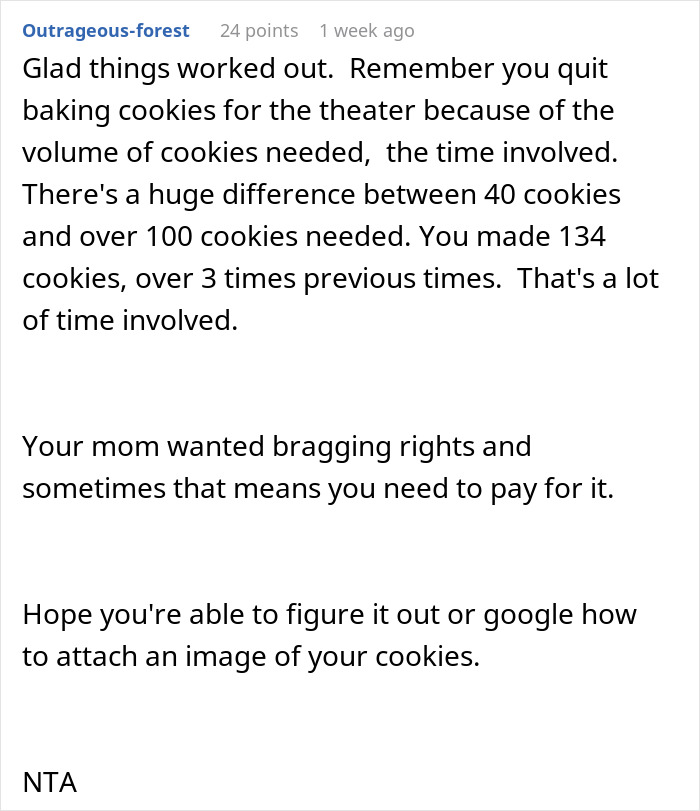 Screenshot of a comment discussing the differences in baking a large volume of Christmas cookies. Screenshot of a comment discussing the differences in baking a large volume of Christmas cookies.