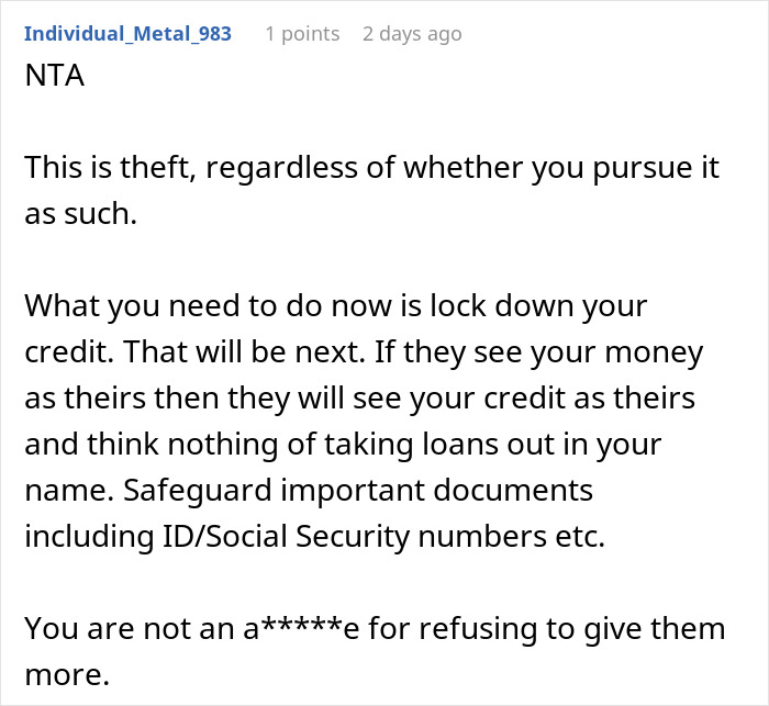 Reddit comment advising a daughter on parental money claims, emphasizing protection of credit and important documents. Reddit comment advising a daughter on parental money claims, emphasizing protection of credit and important documents.