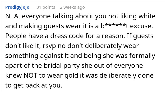 Comment discussing a breach of wedding dress code after reinvite, criticizing deliberate choice of wearing gold.