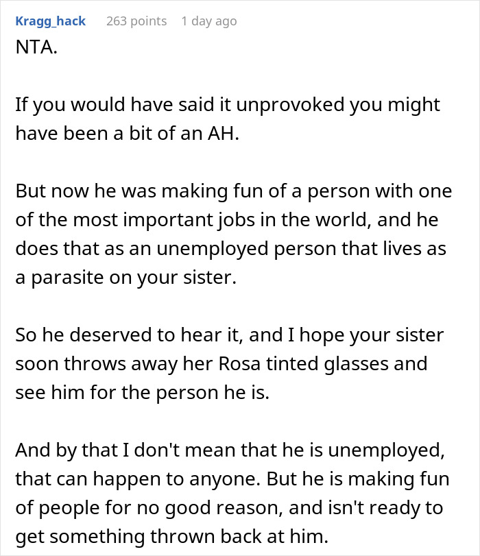 Text conversation about sister's refusal to invite sibling&rsquo;s boyfriend to Christmas dinner.