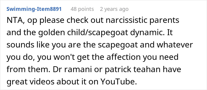 Reddit comment discussing narcissistic parents and the golden child/scapegoat dynamic, offering YouTube resources.