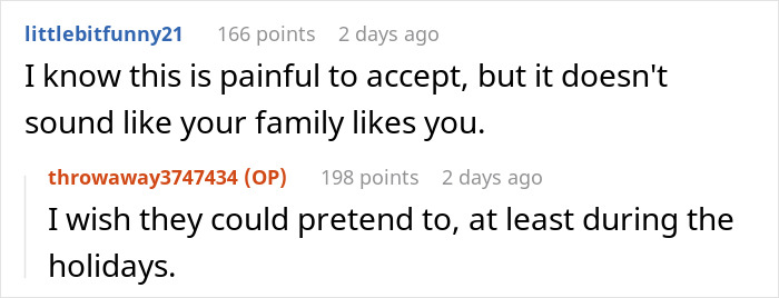 Family Thanksgiving dinner text exchange about acceptance and holiday dynamics.