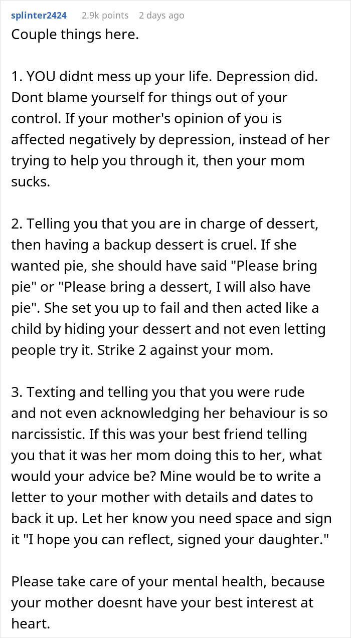 Text post discussing family Thanksgiving dinner issue with backup pie.