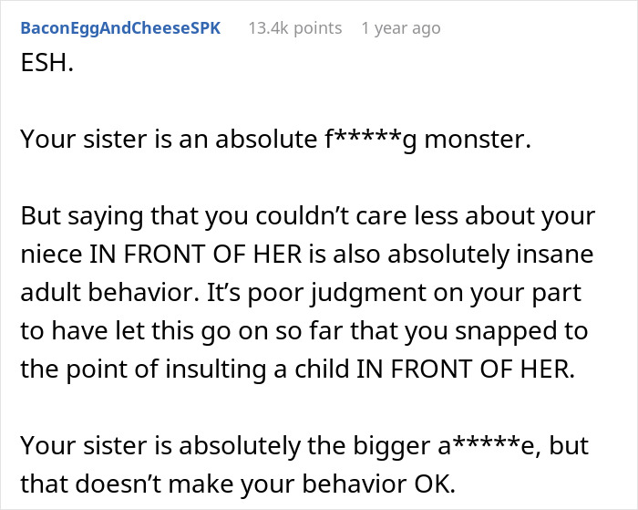 Reddit post on a sibling argument over critiques on family appearance, highlighting criticism and poor judgment.