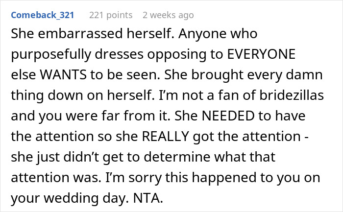 Reddit comment discussing a woman regretting inviting her cousin to a wedding after a fight, highlighting a dress choice.