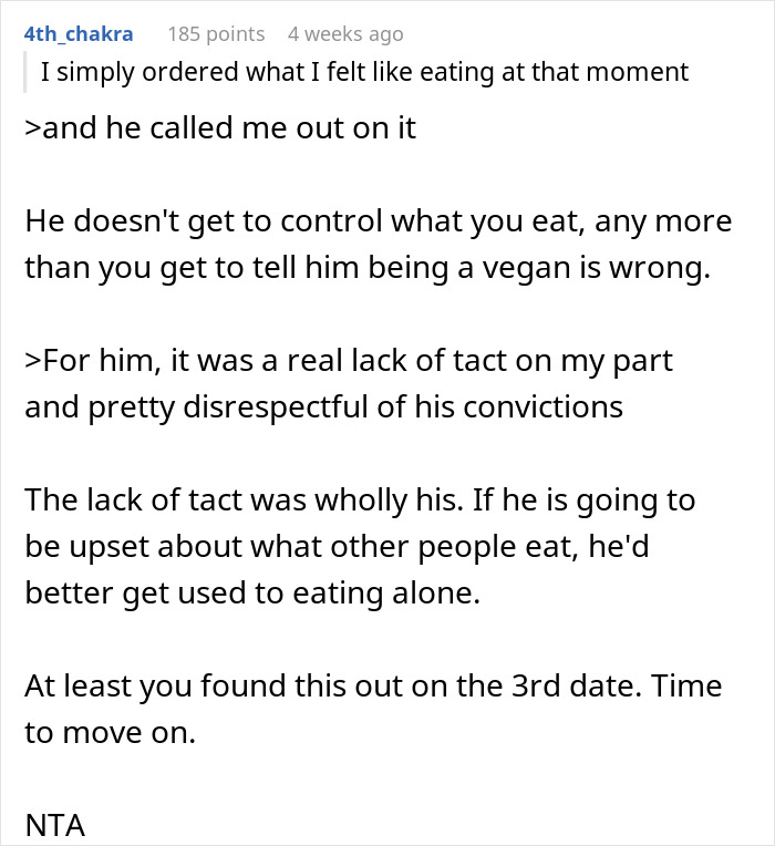 Online comment about a woman eating a meat burger on a date with a vegan, being called tactless.