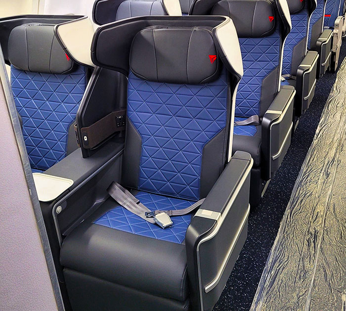 Passenger Gets Dragged For Complaining About Plane Seat He Lost To Dog: “Sorry Dude, Money Talks” Passenger Gets Dragged For Complaining About Plane Seat He Lost To Dog: “Sorry Dude, Money Talks”