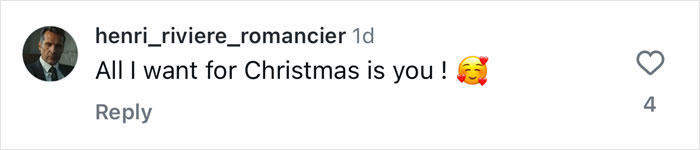 Elizabeth Hurley's Racy Bikini Photo For Christmas Has Fans Gushing: "Mr Hurley Is A Lucky Man"