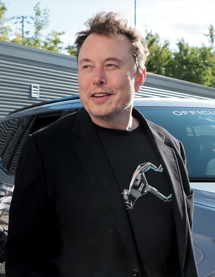 Nick Jonas Fans Threaten To Withdraw Support After His Bizarre Elon Musk Tweet: "Delete This"