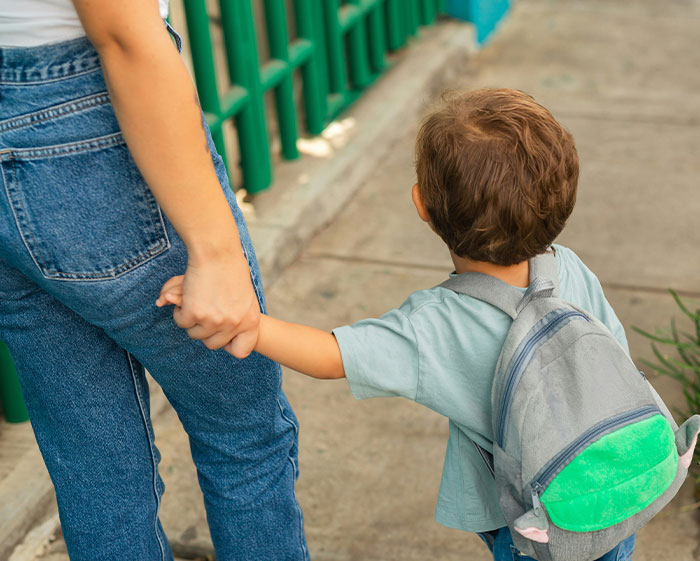 Dad Can&rsquo;t Take Care Of His Baby On His Custody Day, Thinks It&rsquo;s OK To Just Leave Her Outside