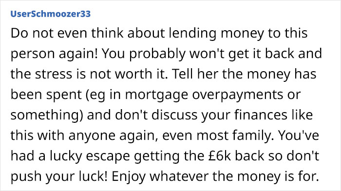 Text conversation warning against lending money to a friend who delays repayment.