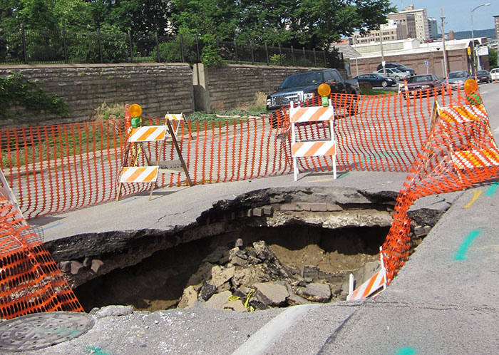 30 Hilarious Ways People Around The World Clock An American Instantly