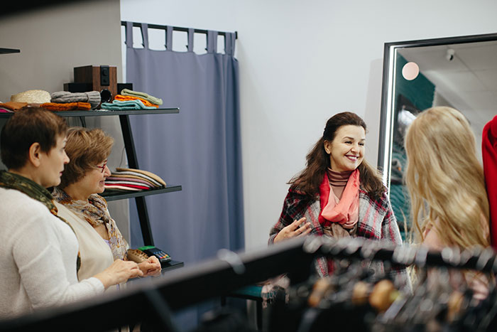 30 Hilarious Ways People Around The World Clock An American Instantly