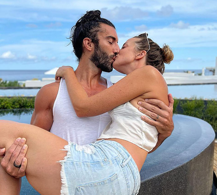 &ldquo;He&rsquo;s A Creep&rdquo;: Justin Baldoni&rsquo;s 27-Minute Proposal Video Being Branded As A Massive &ldquo;Red Flag&rdquo;