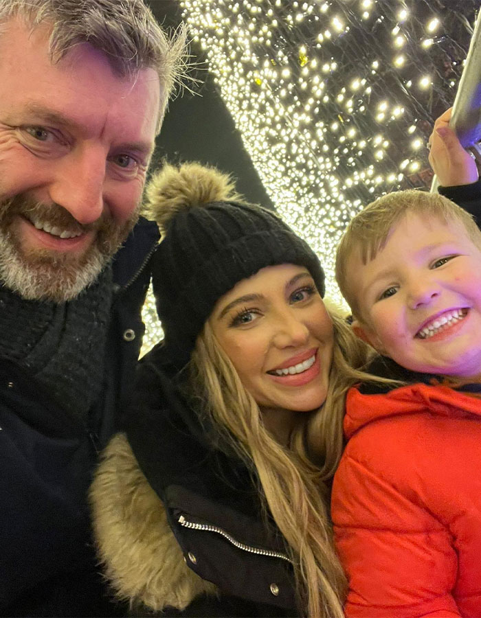 &ldquo;Did You Marry Emma Or Daddy?&rdquo;: After Woman Gets Wedding Photos Back, Son Asks About Bridesmaid