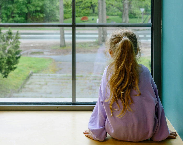 Guy Wonders If He&rsquo;s A Jerk For Not Taking In His Neighbor&rsquo;s Kid And Calling The Police Instead