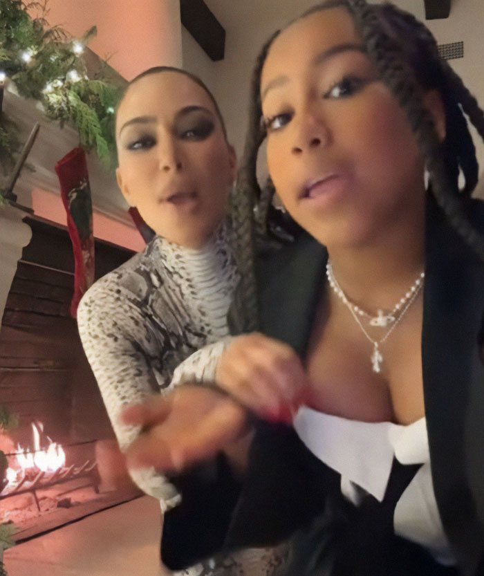 &ldquo;Looks Like She&rsquo;s In Her 20s&hellip; Not 11&rdquo;: Internet Slams North West&rsquo;s &ldquo;Inappropriate&rdquo; Holiday Outfit