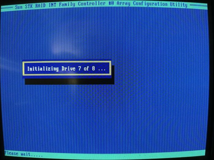 Old-internet-feel blue screen displaying drive initialization progress.