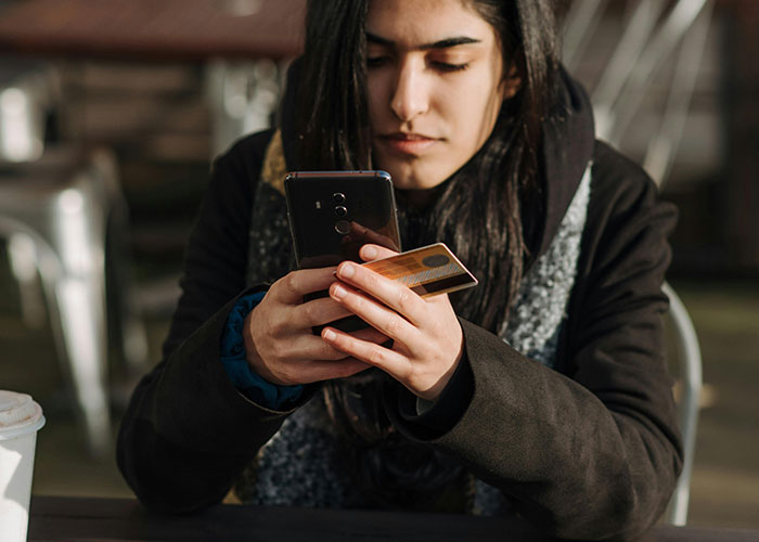 Woman Escapes Poverty Unlike Her Family, They’re Upset She Won’t Share Money With Them Woman Escapes Poverty Unlike Her Family, They’re Upset She Won’t Share Money With Them