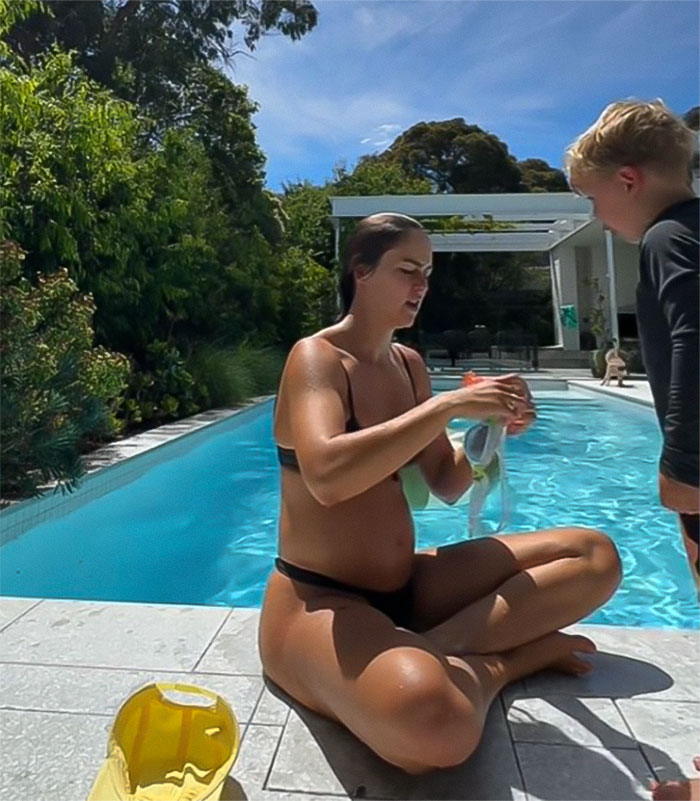 Pregnant Mom Shamed For Wearing Bikini In Front Of Her 3YO Fires Back At Critics Pregnant Mom Shamed For Wearing Bikini In Front Of Her 3YO Fires Back At Critics