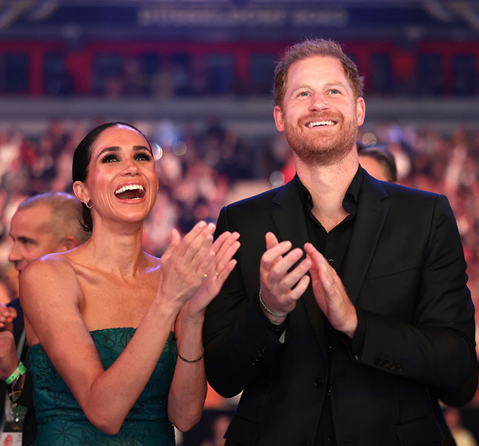 &ldquo;No Way Those Kids Are Theirs&rdquo;: Outrage After Harry And Meghan Share Pic Of Kids In Holiday Card