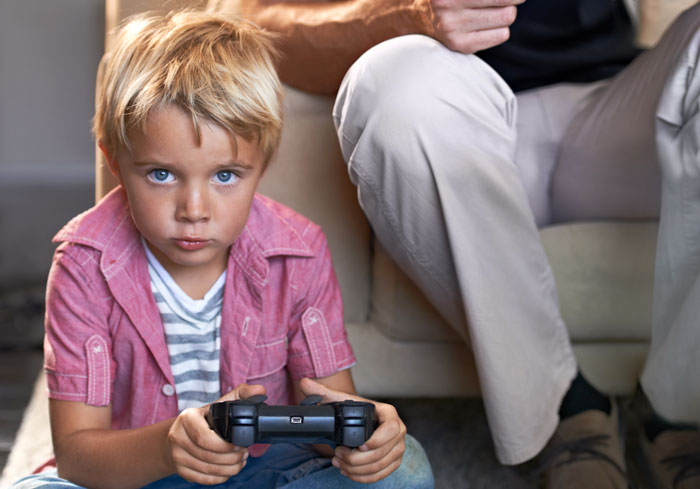 Kid Asks Mom To Buy $250 Video Game Skin, She Thinks It&rsquo;s A Waste Of Money, Dad Is Furious
