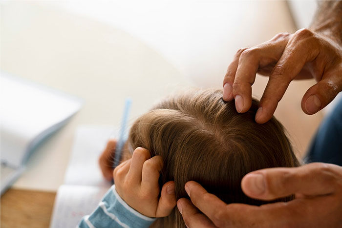 30 Señales de alarma que dicen «malos padres» a gritos