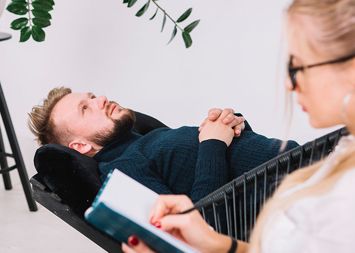 27 Disturbing, Bizarre, And Wholesome Things People Discovered About Partners Only After Marriage