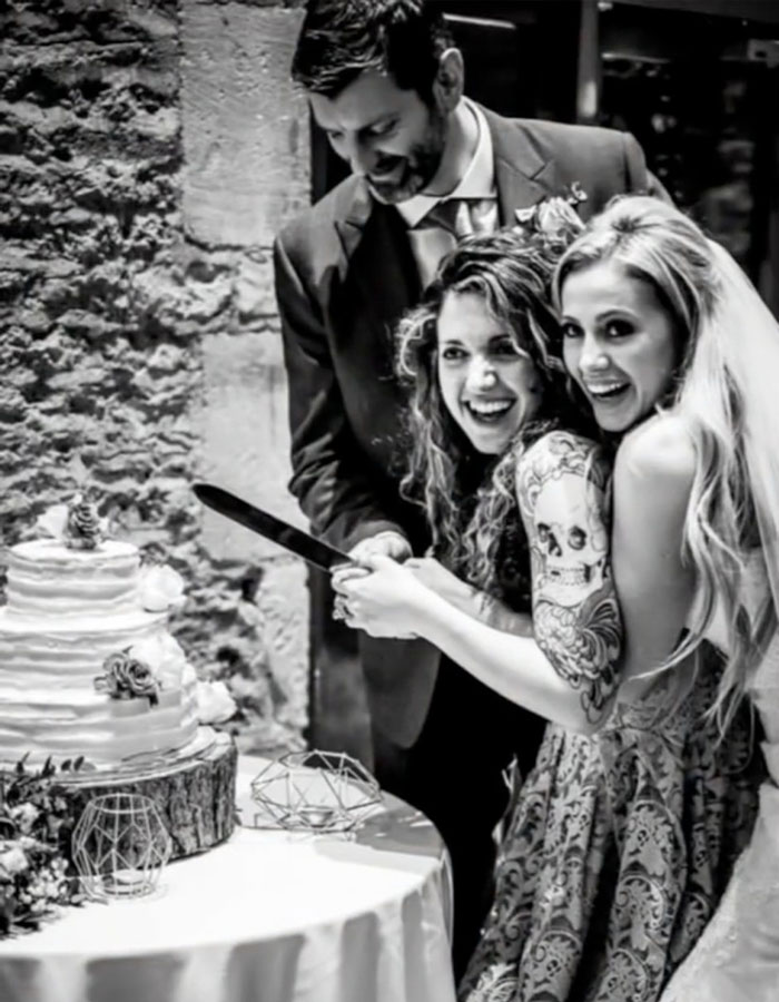 &ldquo;Did You Marry Emma Or Daddy?&rdquo;: After Woman Gets Wedding Photos Back, Son Asks About Bridesmaid