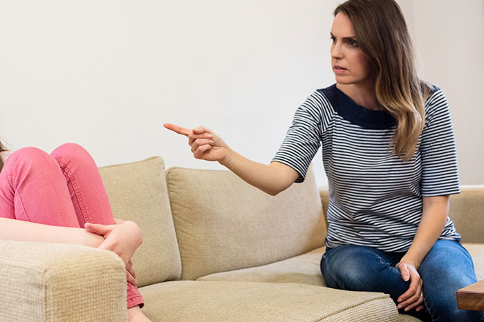 Mom&rsquo;s Way Of Showing Love Makes Daughter Hate Herself, She Finally Blows Up