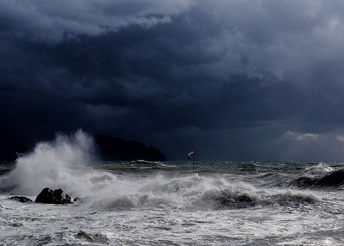 “Full Size Refrigerator Just Floating”: 30 Wild Sightings At Sea To Make You Ever-More Cautious