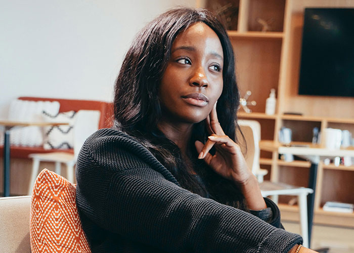 Woman Has Perfect Comeback After BF's Racist "Joke" About Her Upbringing Woman Has Perfect Comeback After BF's Racist "Joke" About Her Upbringing