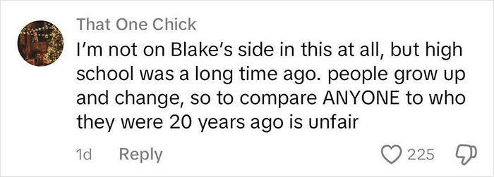 Comment discussing Blake Lively's high school yearbook photos with 225 likes.