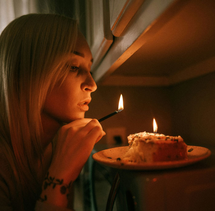 “I Hoped Someone Would Say They’re Proud Of Me”: Family Ruins Woman's Celebration “I Hoped Someone Would Say They’re Proud Of Me”: Family Ruins Woman's Celebration