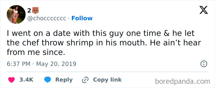 Tweet about an awkward date moment with a chef throwing shrimp into a guy's mouth.